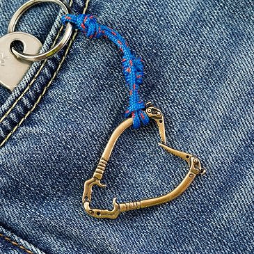 Bronze keychain “Heart climber”