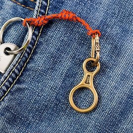 Bronze keychain “Figure 8 Descender”