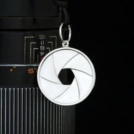 Pendant “f / 5,6”